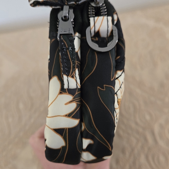 LUG Coupe XL Crossbody Convertible Bag - Picture 9 of 16